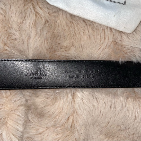 Moschino Couture Black Leather W Gold Textured Logo Belt Size 48 Waist 28-32 - Picture 8 of 16